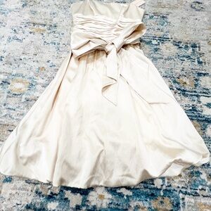 🌿💗🌲🛍️ BCBG Maxazria satin bubble hemmed strapless dress with tie